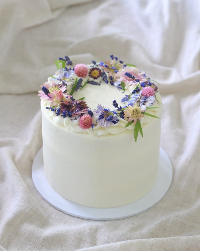 Dried floral signature cake